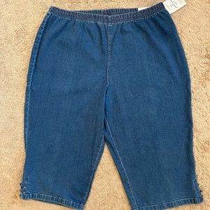 NWT Stretch Denim Capris by Croft & Barrow—Size 3X